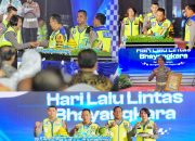 Momen Hari Lalu Lintas Bhayangkara ke-71, Brigpol Akyko Kapito Raih Penghargaan dari Kapolri