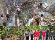 Berkat Sinergi Polri dan Tim Gabungan, Karhutla di Lereng Gunung Sidoe Berhasil Dipadamkan